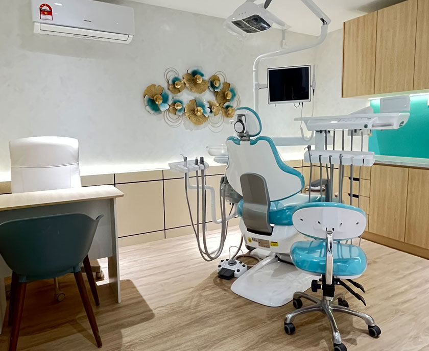 treatment room klinik pergigian bluvia dental